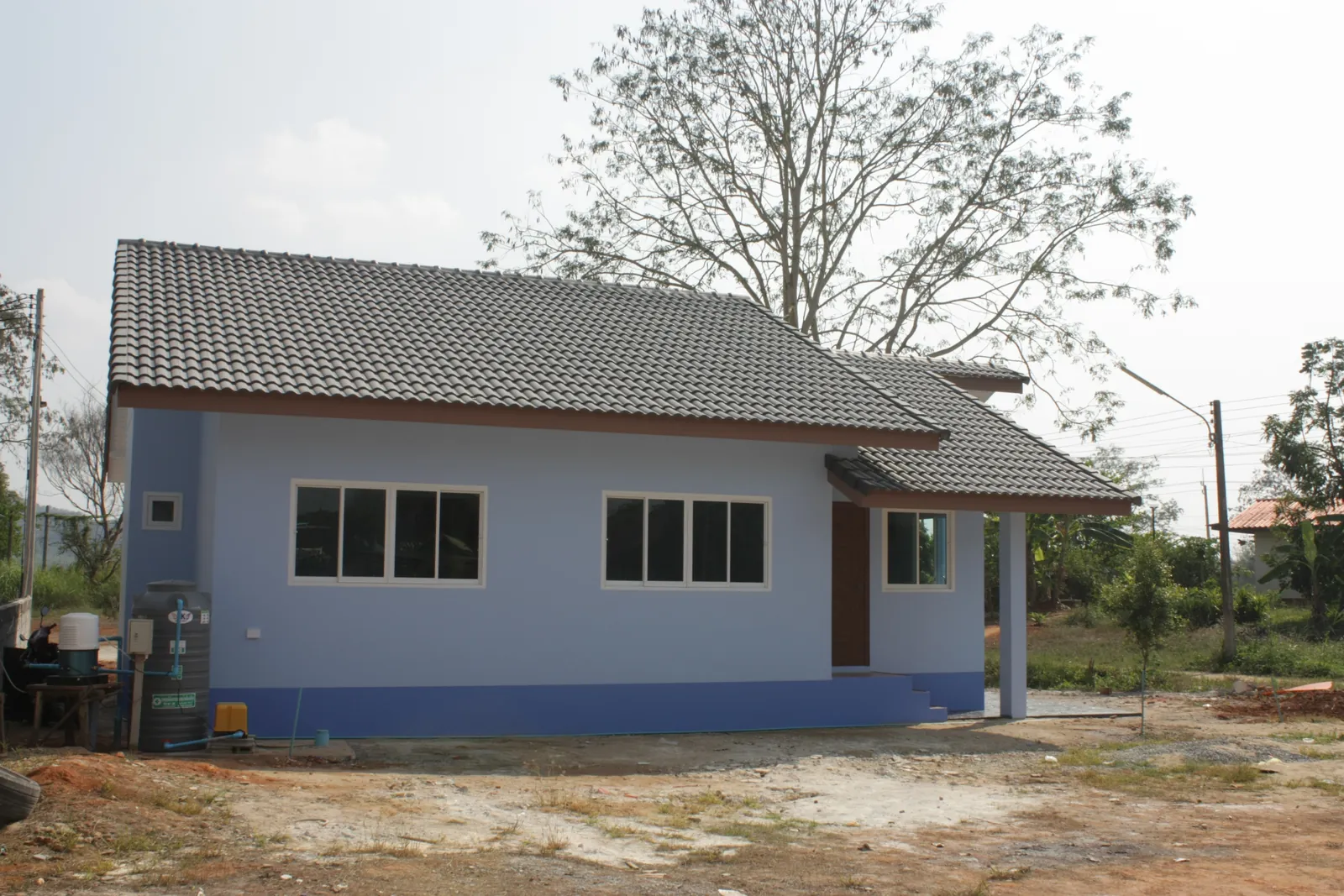 บ้านหลังเดียวกันกับที่ดินเปล่าในภาพแรกของหน้านี้