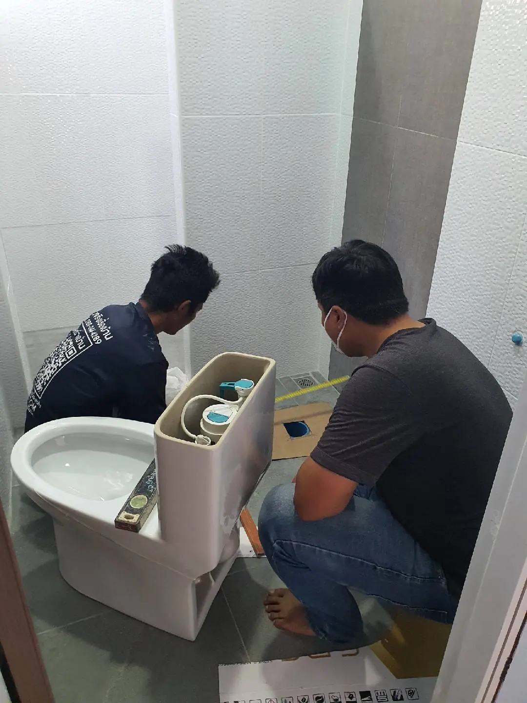 ติดตั้งชักโครก