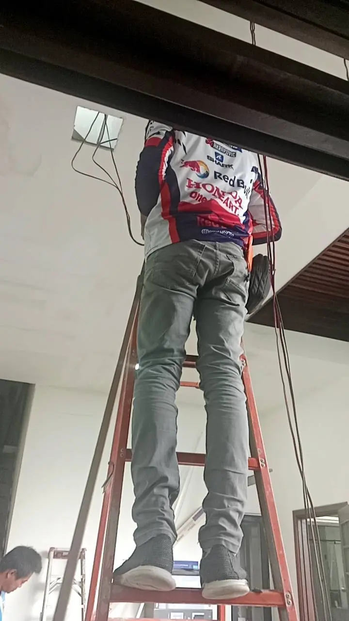 เดินสายไฟเหนือฝ้า