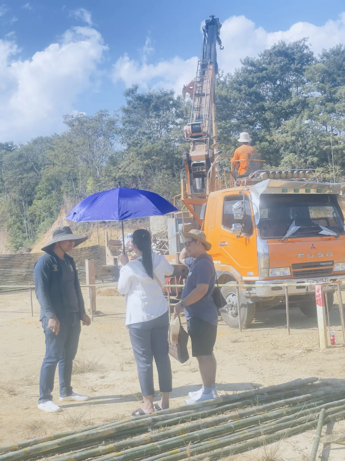 ทีมงานควบคุมการเจาะ
