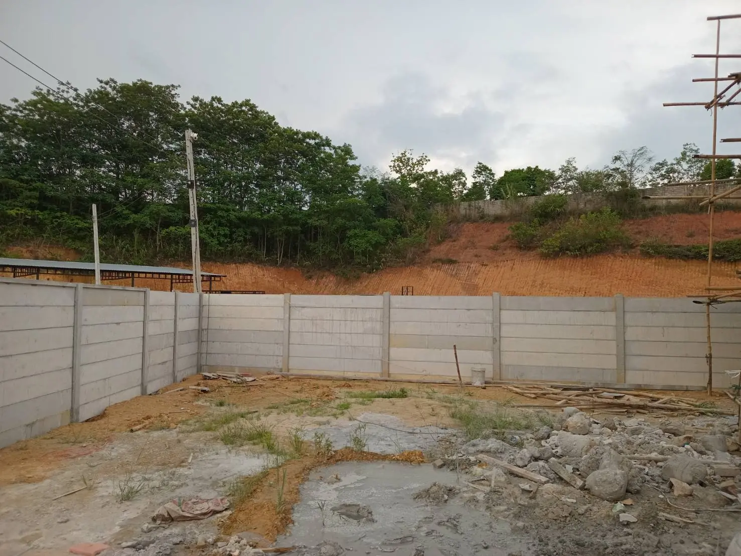 รั้วด้านข้างที่ดิน